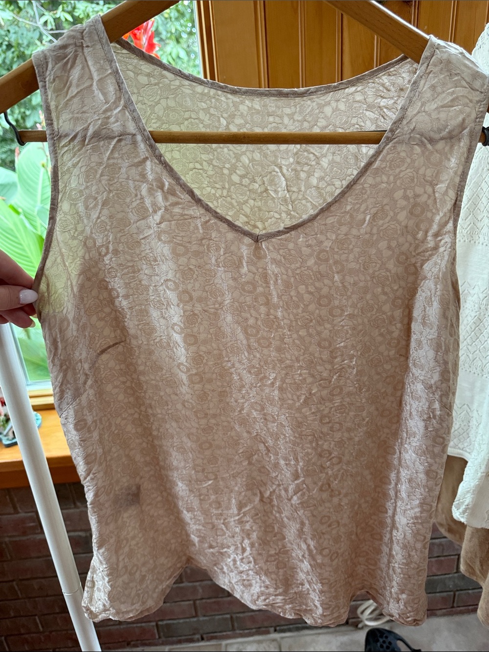 Women’s Sleeveless V-Neck Camisole in Light Beige